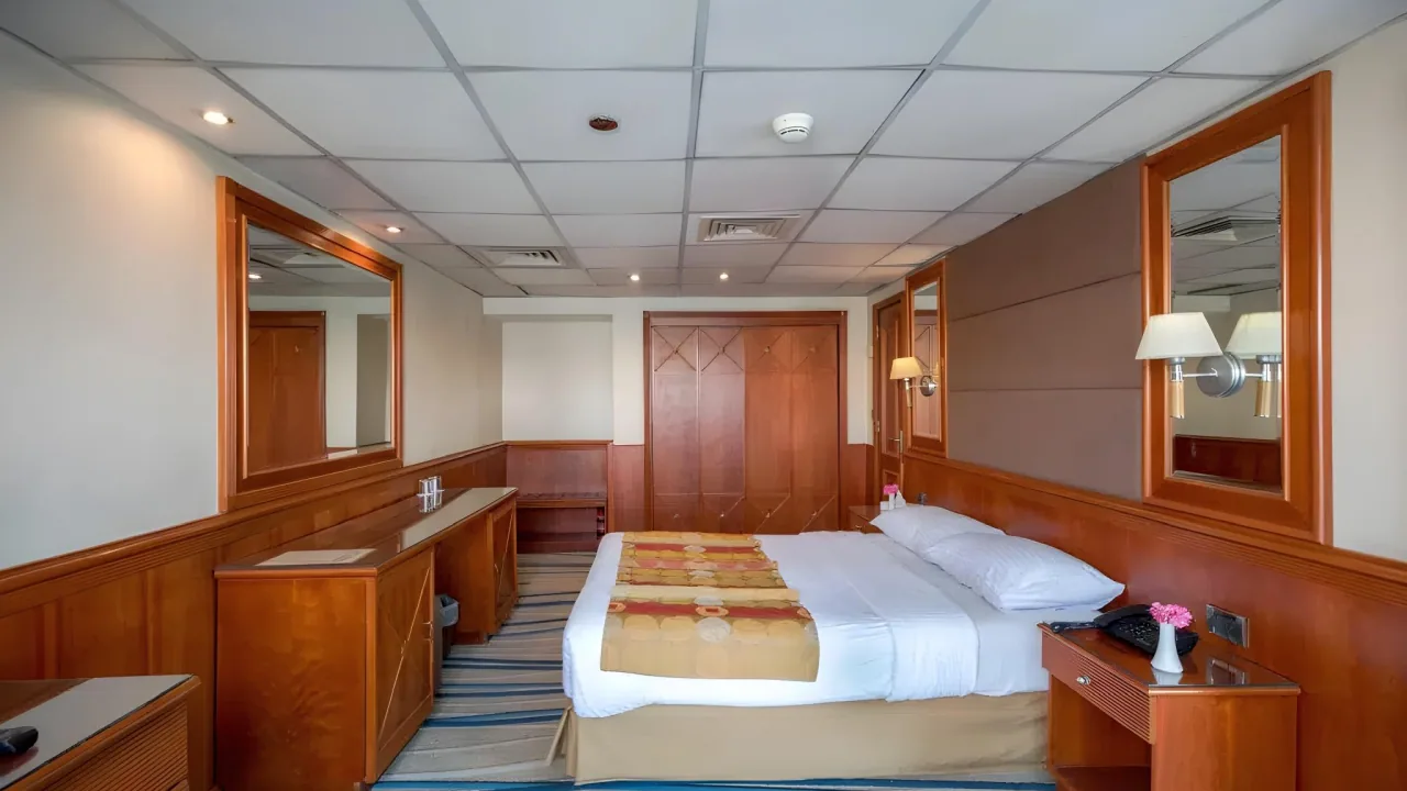 Royal Ruby | Cruise Trip